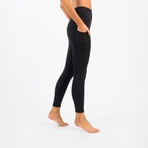ZYIA Active Black Light n Tight 7/8 24”
